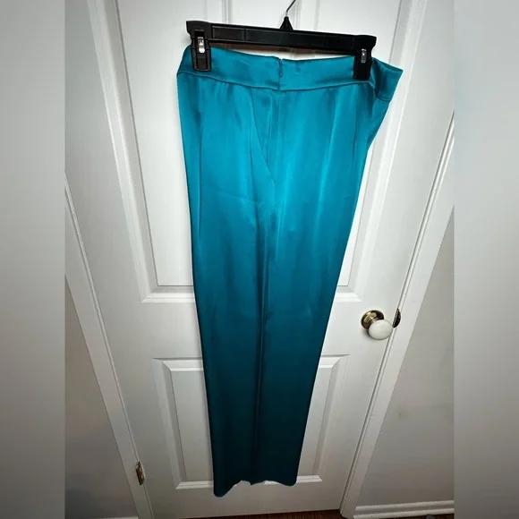St. John Turquoise Embellished Ensemble 3 piece,pants size 10 blouse size large - Picture 9 of 17